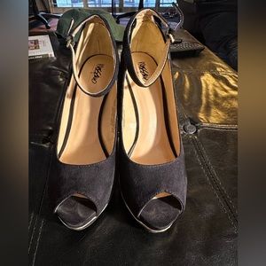 Mossimo Black Wedge Heels size 7.5